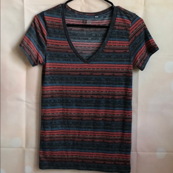 NOLLIE Graphic Tribal V Neck - Picture 2 of 4